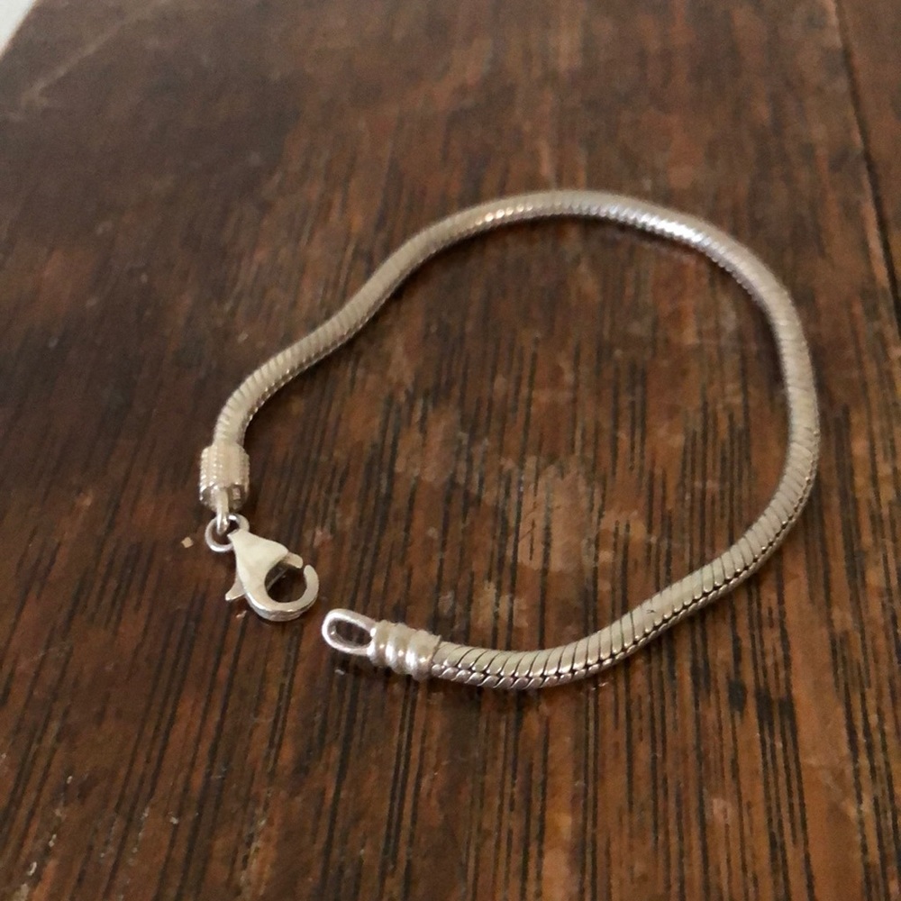 Chamilia silver stamped bracelet. Small. EUC.